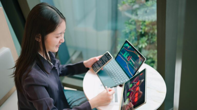 Generative AI for Real-Time Decision-Making